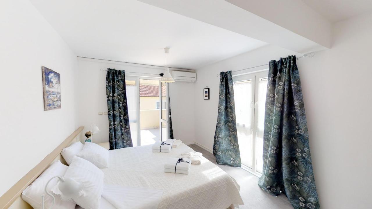 Stella Deluxe Superior 5 Star Apartment, Your Piece Of Heaven By The Sea & Park, With Sea View Novigrad Istria Eksteriør billede